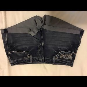 Shorts embellished